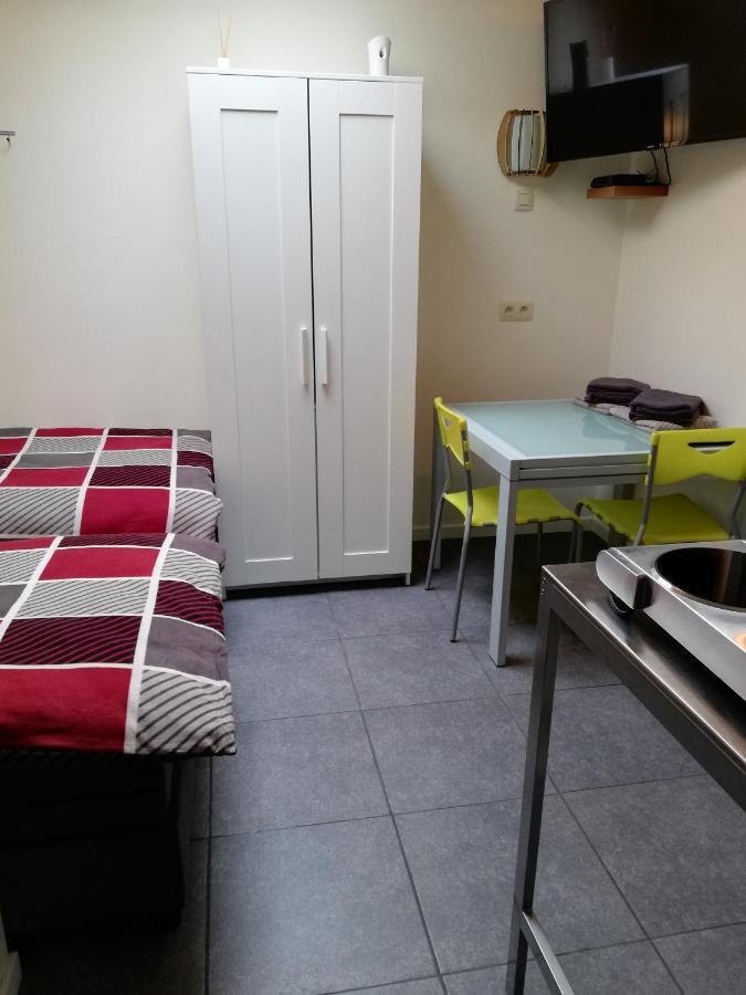 Budgetroom Lommel Bagian luar foto