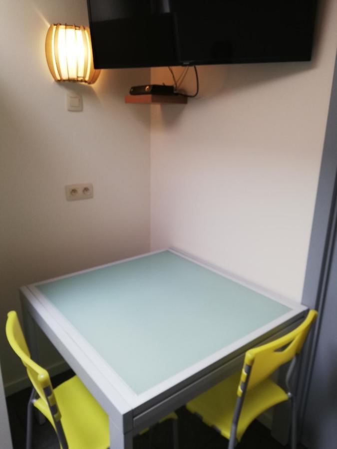 Budgetroom Lommel Bagian luar foto